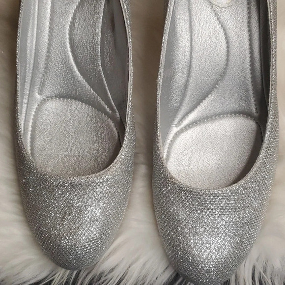 My Soft Womens Shimmery Silver Shoes with Block Heel - Picture 2 of 11